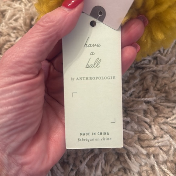 NWT ANTHROPOLOGIE Pick-A-Pom Topper Bottom Snap Gold Yellow Winter Hat Snow New - Picture 7 of 8